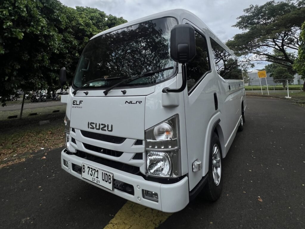 Private car Central Sulawesi transfer service by WAYAWtour