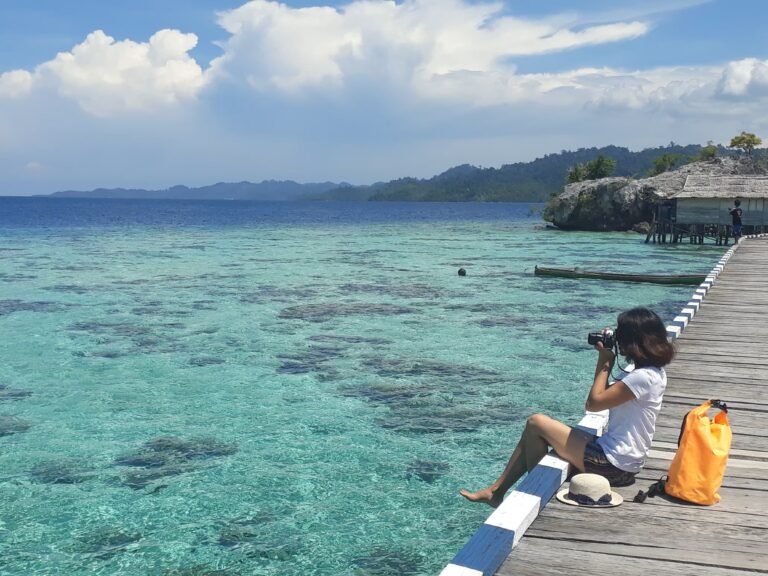 guest taking picture on the papan island
