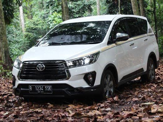 Private car Central Sulawesi transfer service by WAYAWtour