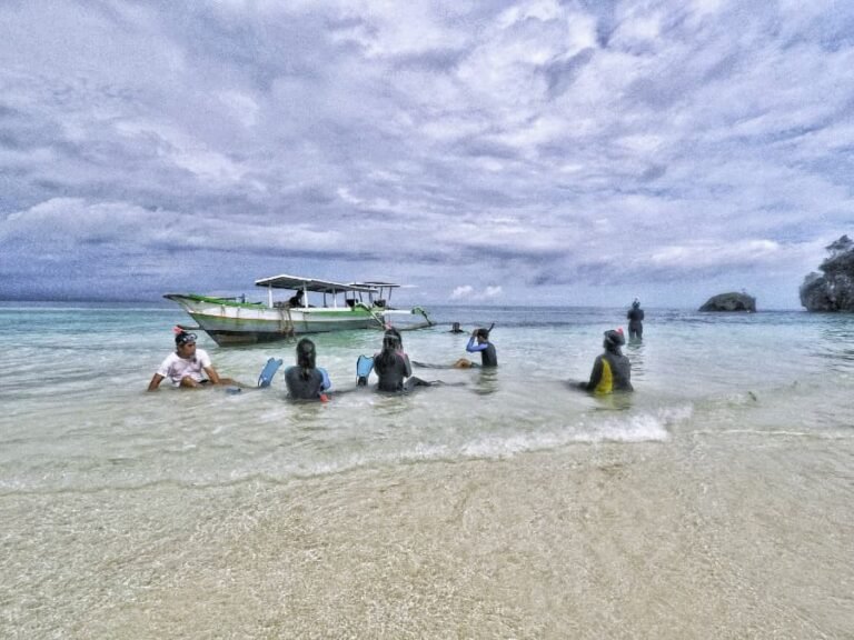 relax in the beach